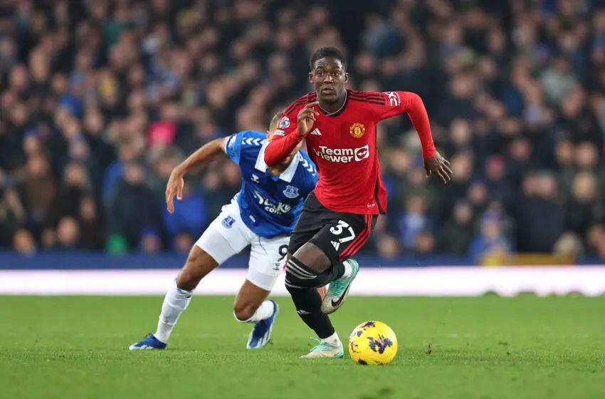 Liệu ai đủ sức ở Man United đá cặp với Mainoo ?